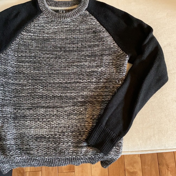 Cozy greyscale crew neck sweater - Simon’s - Picture 4 of 5
